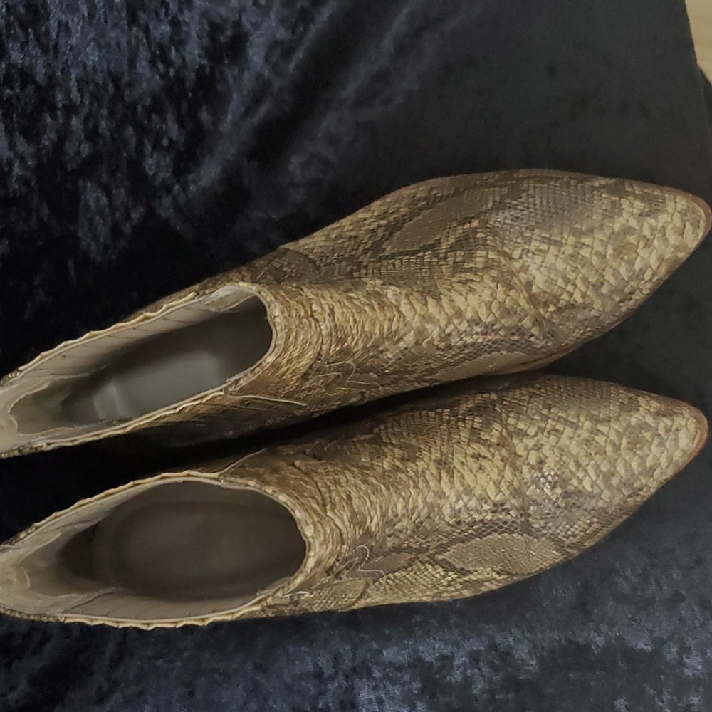 Gorgeous Raye Vegan Snakeskin 👢 Boots - Picture 2 of 12